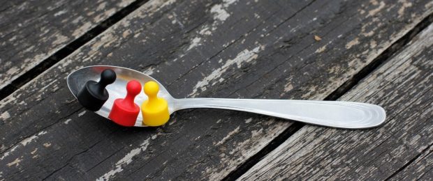 Skazani na współpracę