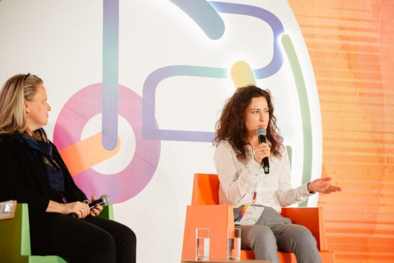 Eksperci na scenie podczas debaty "Akcja: akceleracja, czyli wsparcie dla początkujących w biznesie" zorganizowanej w ramach 12. Forum Rozwoju Mazowsza.