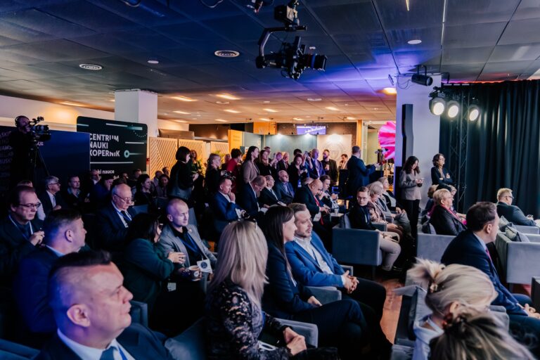 Widownia podczas otwarcia wydarzenia