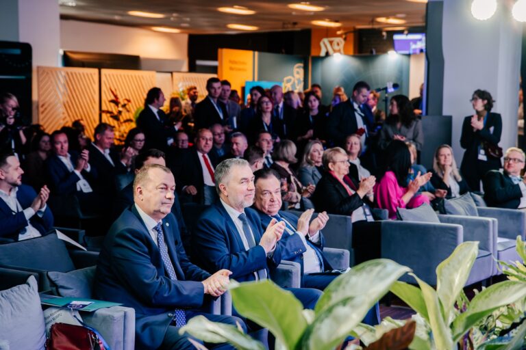 Widownia podczas rozpoczęcia wydarzenia