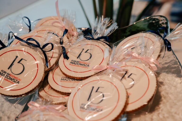 Pierniki z logo 15. Forum Rozwoju mazwosza